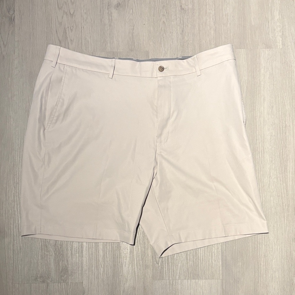 Walter Hagen Men's White Flat Front Golf Shorts